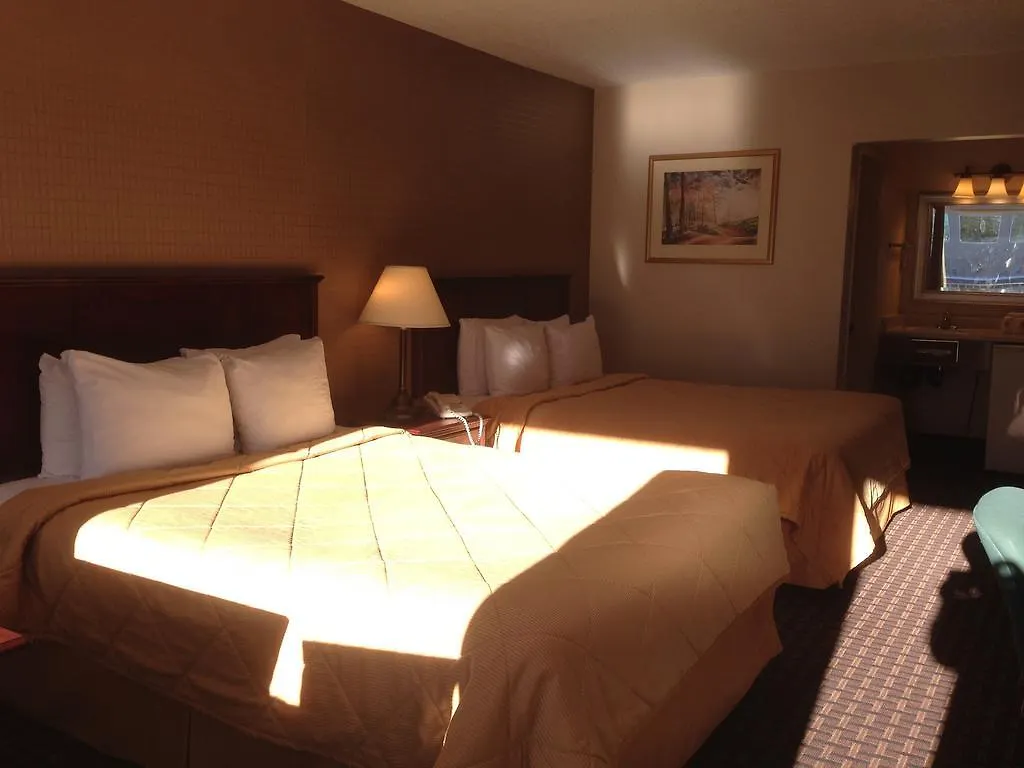Hotel Super 8 Calgary Village
