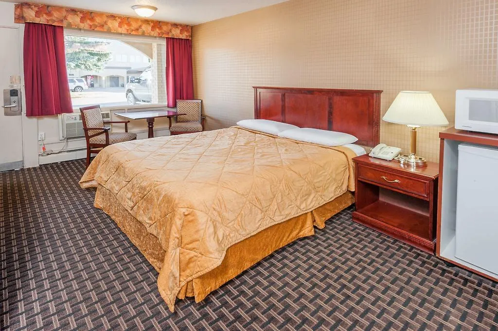 Hotel Super 8 Calgary Village