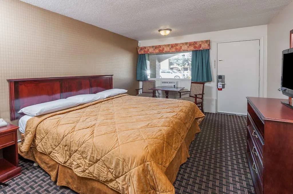 Hotel Super 8 Calgary Village