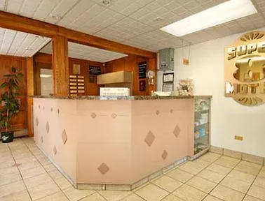 Super 8 Calgary Village
