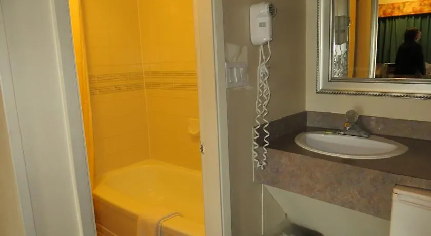 Super 8 Calgary Village Hotel