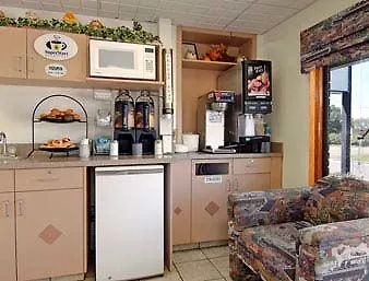 Super 8 Calgary Village Canada