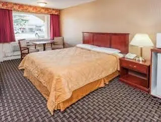 Hotel Super 8 Calgary Village