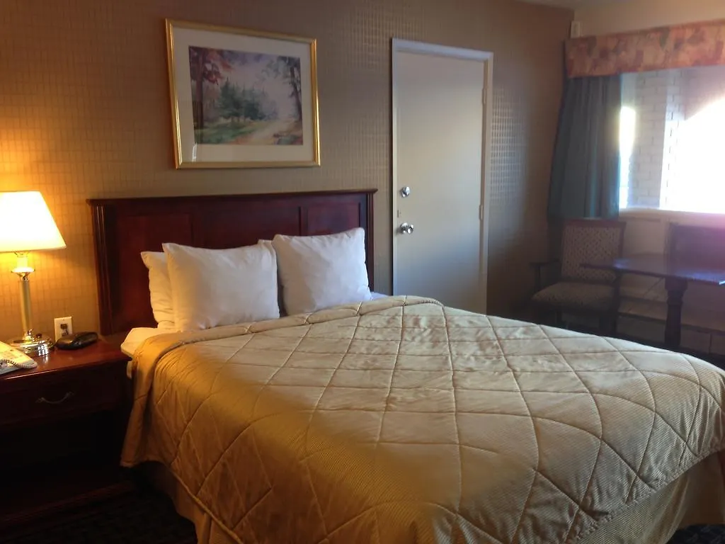 ** Hotel Super 8 Calgary Village Canada