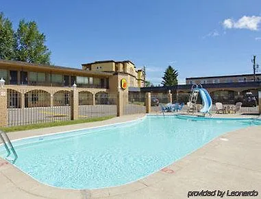 Super 8 Calgary Village Canada