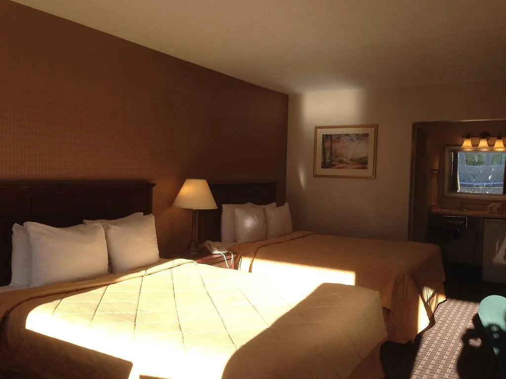 Hotel Super 8 Calgary Village