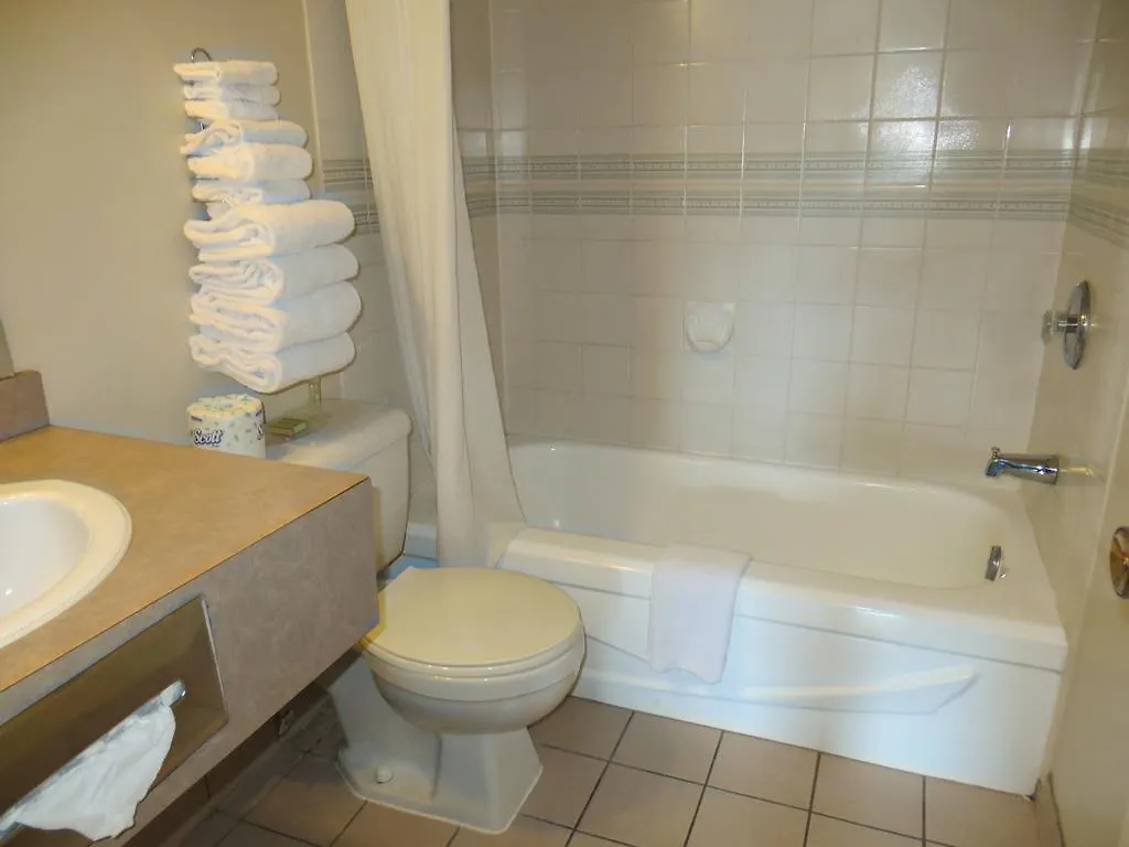 Hotel Super 8 Calgary Village
